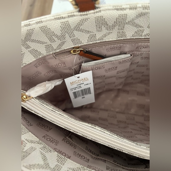 Michael Kors Harper Large Vanilla EW Tote Bag - Brand New - Picture 12 of 15